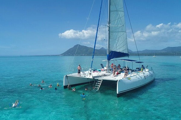 Benitiers Island Catamaran